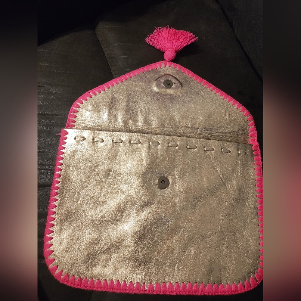 AMANO Gold BLING Tribal Envelope Purse - Picture 6 of 10